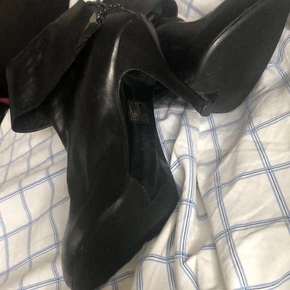 Loriblu Boots - Picture 3 of 8